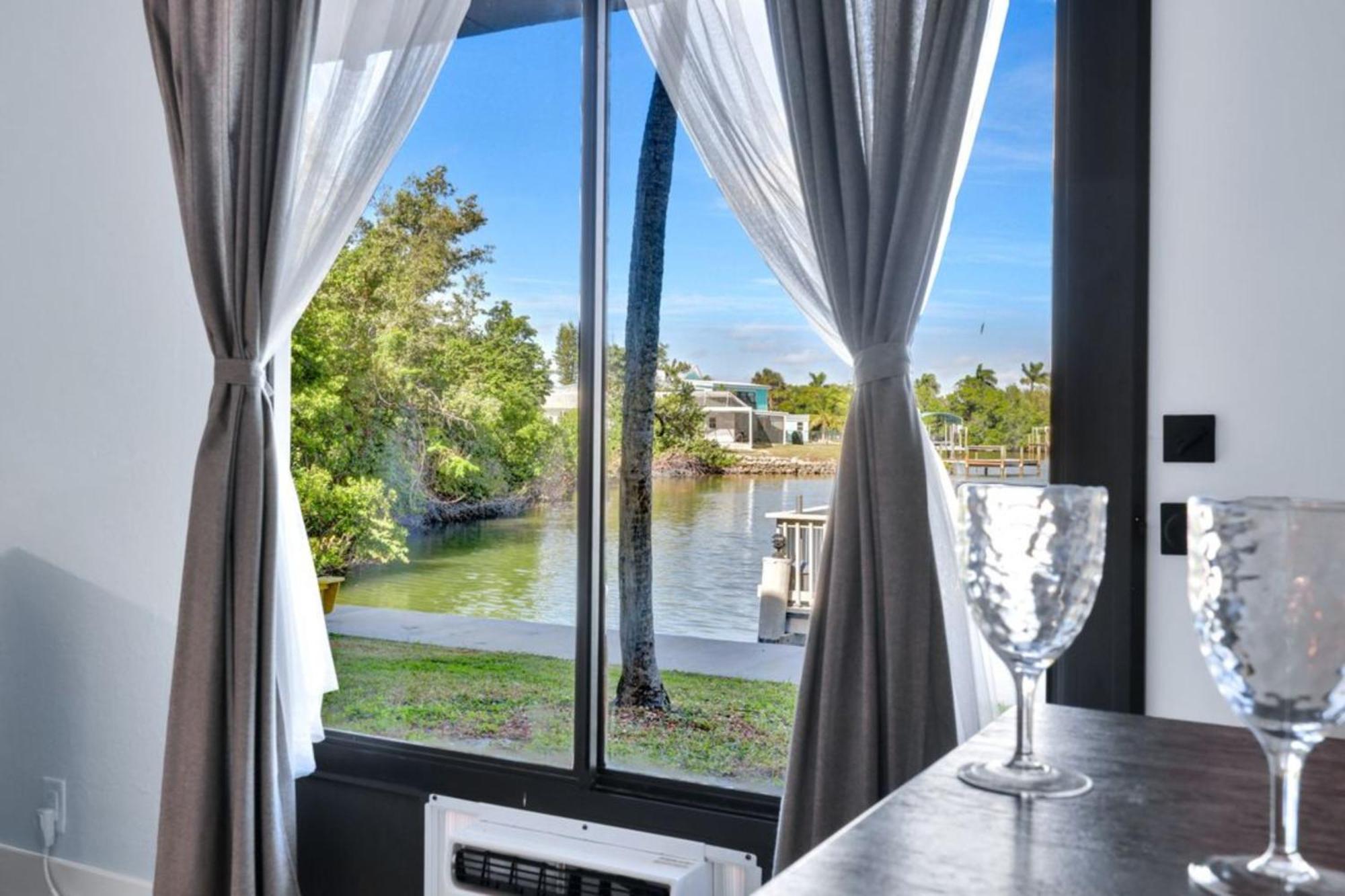 Waterfront - Isles Of Capri - Island Retreat - Marco Island - Naples Apartment Exterior photo